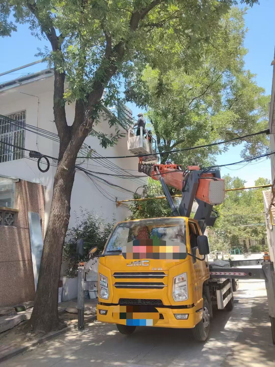 平昌县高空作业车能吊装重物吗？最大承载多少公斤？